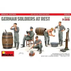 1:35 Fig. Dt. Soldaten in Ruhe (5) SE