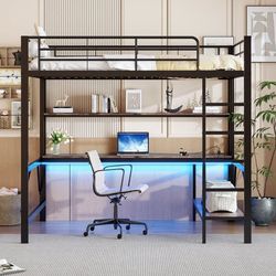 Parvisänky 140x200 cm - esteillä - tikkailla - USB:llä ja pistorasialla - LED-lampulla - työpöydällä + monitasoiset hyllyt - musta (ilman patjaa)