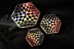 Schack för tre spelare - medium (trefärgat)