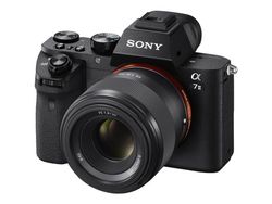 Sony SEL50F18F - Lins - 50 mm - f/1.8 FE - Sony E-mount - för Cinema Line; a VLOGCAM; a1; a1 II; a6700; a7 IV; a7 V; a7C; a7C II; a7CR; a7R V; a9 III