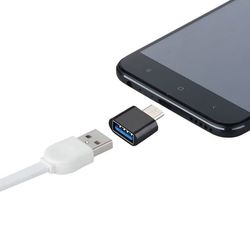 Universaali USB-C–USB A -sovitin