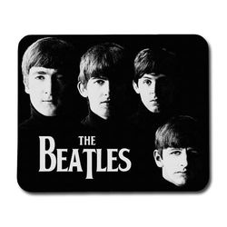 Musmatta: The Beatles, halkfri gummibas, livfull och unik design, perfekt för hemmet eller kontoret