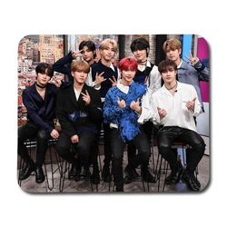 Musematte: K-pop Stray Kids, sklisikker gummibunn, unikt motiv