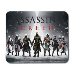 Musmatta: Assassins Creed, halkfri gummibas, livfull och unik design, perfekt för hemmet eller kontoret