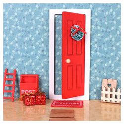 Lollanda Dvärgdörr set, Julpynt & juldekorationer, Jul mini scen dekorationsset, Innehåller dörr, krans, brevlåda, matta med mera