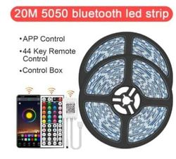 LED Strip Lyskjede med Bluetooth, Musikksensor og Fjernkontroll 15M
