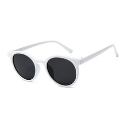 Hvid retro solbriller sort glas