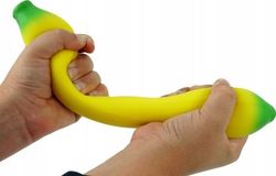 Hipo Super Stretch Banaani, anti-stressi / squash 14cm, sateenkaaren värit 620940 mix hinta per 1 kpl op.24kpl