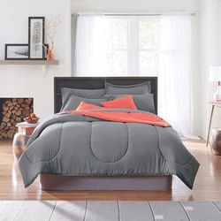 BH Studio Reversible Comforter by BH Studio in Dark Gray Coral (Size FULL)