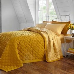 BH Studio Reversible Quilted Bedspread by BH Studio in Gold Maize (Size TWIN)