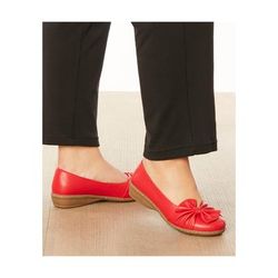 Women's The Pamela Slip On Flat by Comfortview in Red (Size 8 1/2 M)