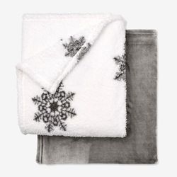 Fleece Blanket + Free Throw by BrylaneHome in Charcoal Snowflake (Size KING)