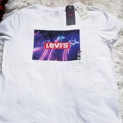 Levi's Tops | 3/$35 Women's Levi's White Graphic T-Shirt Size L New | Color: White | Size: L