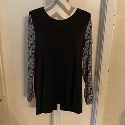 Lularoe Tops | Large Lularoe Lynnae Top-Black Body With Grey And White Paisley Sleeves | Color: Black/Gray | Size: L