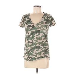 Susina Short Sleeve T-Shirt: Green Camo Tops - Women's Size Medium