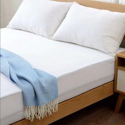 Cheer Collection Knitted Fabric Waterproof Mattress Protector - White - TWIN