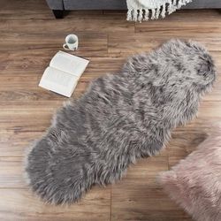 Hastings Home Faux Sheepskin Fur Rug