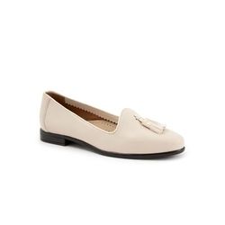 Women's Liz Tassel Loafer by Trotters in Ivory (Size 5 1/2 M)