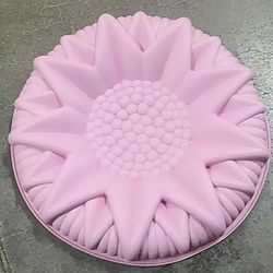 TEMU 1pc Large Silicone Sunflower Shape Pastry Cake Mold Baking Tools Kitchen Accessories Random .24 Inch