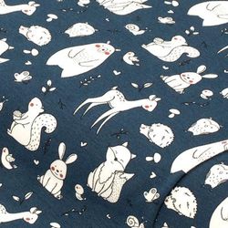 Tissu jersey de coton "animaux de la forêt" avec élasthanne, bleu marine/coloré
