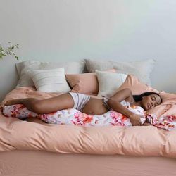 bbhugme Pregnancy Pillow - Blushing Roses