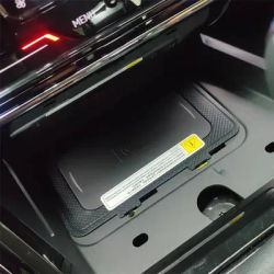 Caricabatterie wireless per auto da 15 W, supporto di ricarica rapido per caricabatterie per telefono cellulare per VW Jetta MK7 T-Roc T-Crozz Phideon Teramont
