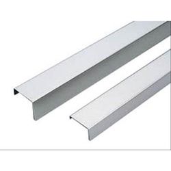 Putco Tailgate Protector Stainless Steel Polished, 1-year limited warranty 51611P