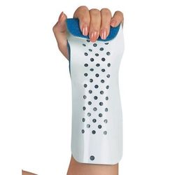 Medline Foam-Padded Colles Splint, Left, Size M, 1 EA (ORT33300LM)