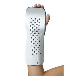 Medline Foam-Padded Metacarpal Splint, Right, Size S, 1 EA (ORT33200RS)
