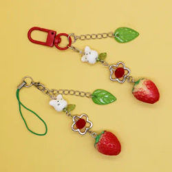 Pendentif de téléphone fraise personnalisé, lanière, porte-clés mignon pour iPhone 14, Airpods, sacs