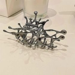 Large Silver Geometric Claw Clip For Women, Korean Fashion Metal Hair Claw Clamp, Girls Stylish Shark Grab Hair Ac black
