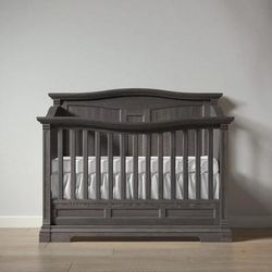Romina Furniture Imperio Convertible Crib (Solid Panel)