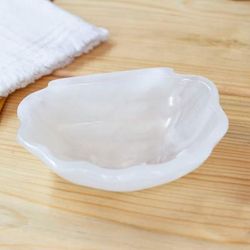 'White Seashell-Themed Hand-Carved Natural Marble Catchall'