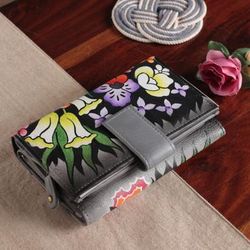 'Tri-Fold Leather Wallet with Hand-Painted Floral Motifs'