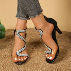 Sandales à talons hauts fins et sexy pour femmes, à bout ouvert et ajourées, confortables pour l'été 2026