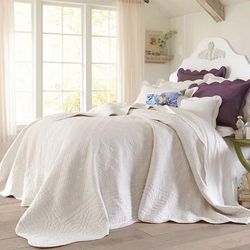 100% Cotton Florence Oversized Bedspread by BrylaneHome in Ecru (Size KING)