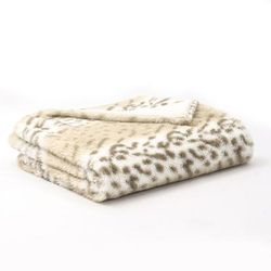 SNOW LEOPARD FAUX FUR THROW by Evergrace Home in Natural (Size 50" X 60")