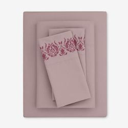 Amelia Sheet Set by BrylaneHome in Pale Rose (Size KING)