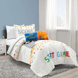 Lush Décor Video Games Reversible Oversized Comforter White 4Pc Set Twin - Triangle Home Décor 21T013407