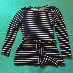 J. Crew Tops | J Crew Long Sleeved Navy Blue And White Striped Top Size Xs Euc | Color: Blue | Size: Xs