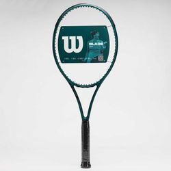 Wilson Blade 100L v9 Tennis Racquets