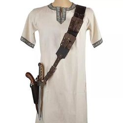 Punk Gotico Rinascimento 17° secolo Costume Cosplay Fodero Portaspada Cavaliere Vichingo Cavaliere Celtico Ranger Elfico Costume Per uomo Per donna Unisex Costumi da pirata Halloween Carnevale