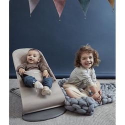 BabyBjorn Bouncer Bliss, Dark Gray Frame Classic Quilt Cotton Sand Gray