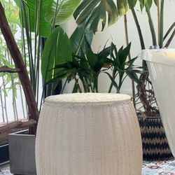 ELE Light & Decor Outdoor/Indoor Wicker Storage Ottoman With Lid Boho Side Table - White