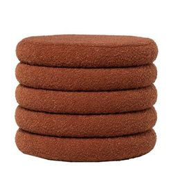Pouf bianco effetto borreguito color terracotta con vano portaoggetti.
