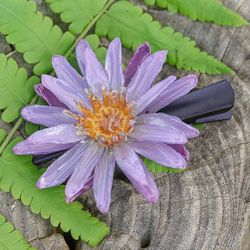 'Resin-Coated Natural Water Lily Hair Clip in Purple Shade'
