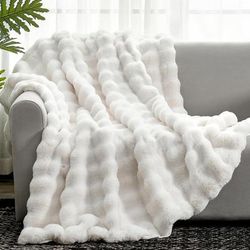 TEMU Fur Throw Blanket For Couch, Fuzzy Soft Plush Blanket For Sofa Bedroom Living Room, 50 * 60 Inches Cream White