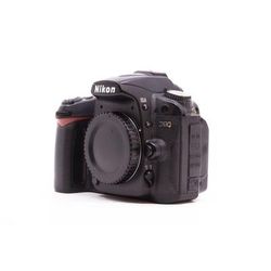 Used Nikon D90
