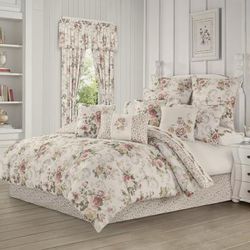 Chablis 4 Piece Comforter Set by Royal Court in Rose Gold (Size QUEEN)