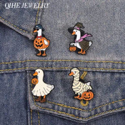 Funny Halloween Duck Brooch Enamel Pins Creative Witch Pumpkin Cowboy Sunglasses Duck Brooches Lapel Badge Animal Jewelry Gifts